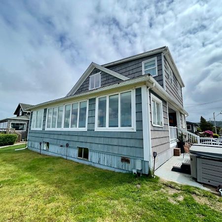Seaside Beach Front House On The Promenade Exterior photo