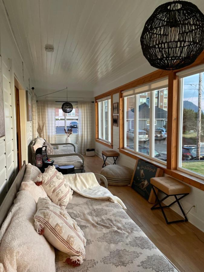 Seaside Beach Front House On The Promenade Exterior photo