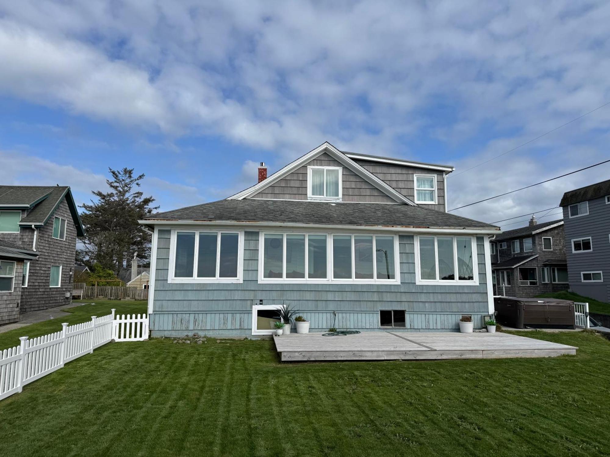 Seaside Beach Front House On The Promenade Exterior photo